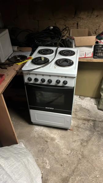 Продам электрическую плиту