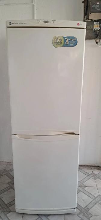 Продам холодильник