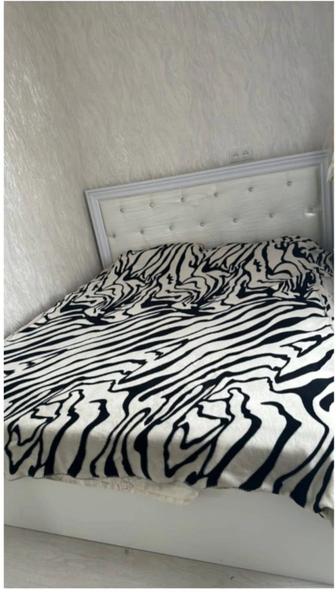 Продам спальный гарнитур