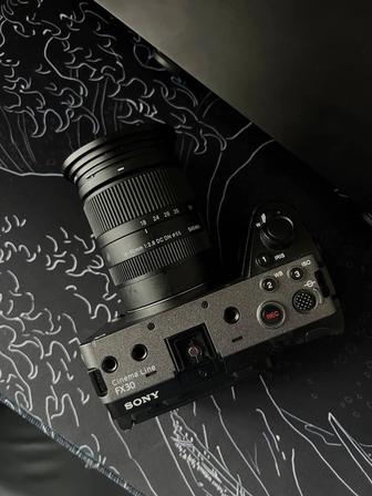 Камера sony fx30 с объективом sigma 18-50mm f2.8