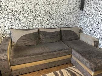 Продам угловой диван с креслом