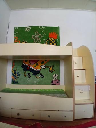 Продам б/у двухъярусную кровать