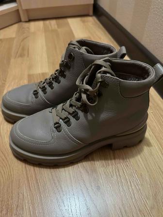 Ботинки женские