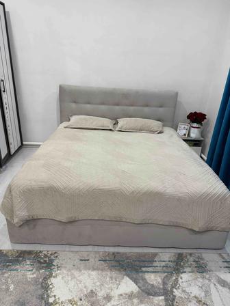 Двуспальная кровать сатылады
размер 200180
подъемный механизм
под