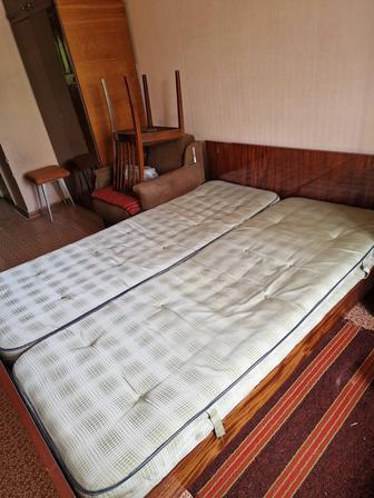 Кровать двуспальная продам