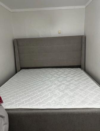 Продам 2 спальную кровать 200/200