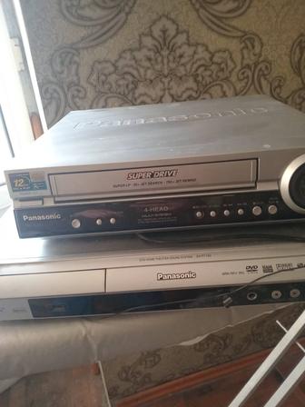 Техника DVD плеер PANASONIC. Все в рабочем состоянии.