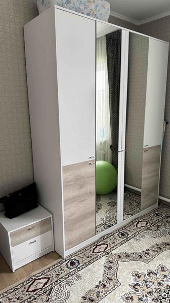 Продам спальный гарнитур