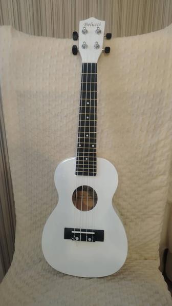 Укулеле концерт. Цвет белый