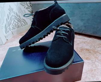 Продам ботинки мужские