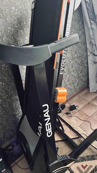 GENAU Evolution M800 беговая дорожка