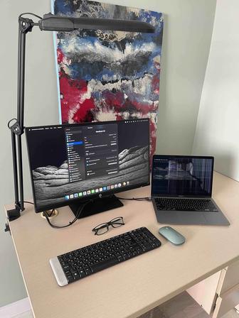 Продам macbook air m1