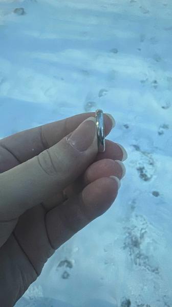 Продаю обручальное кольцо серебряное