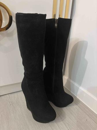 Зимние замшевые сапоги