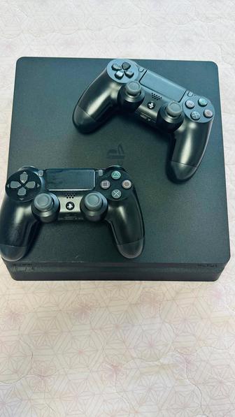 Игровая приставка Sony Playstation 4 Slim / PS4