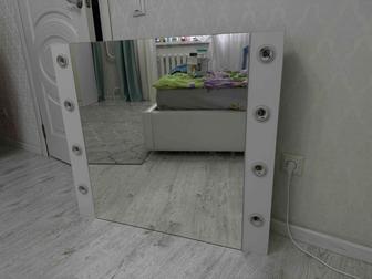 Продам зеркало с подсветкой