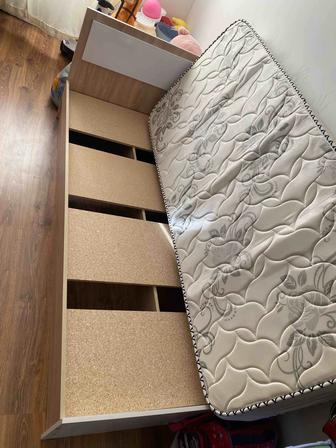 Продам 2 кровати по цене 1