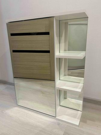 Шкаф с зеркалом в ванну