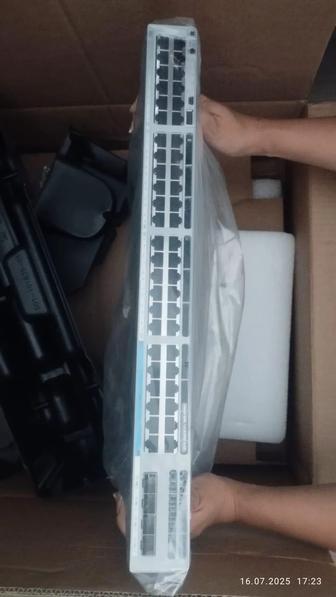 Коммутатор Cisco C9300L-48P-4X-E