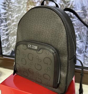 Продам рюкзак Guess