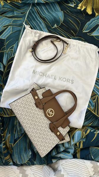 Сумка от Michael Kors