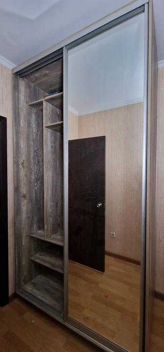 Продам купейный шкаф