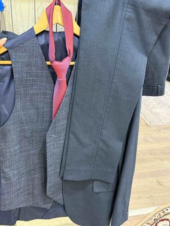 Мужской костюм тройка