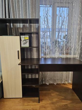 Продам стол школьный