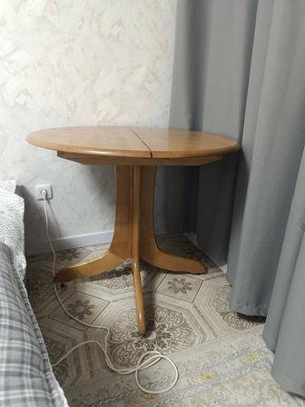 Стол кухонный