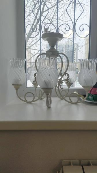 Продам люстры. Все в рабочем рабочем состоянии.