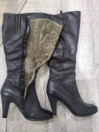 Продам зимние сапоги