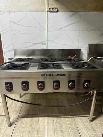 Большая профессиональная газовая плита, доя бизнеса