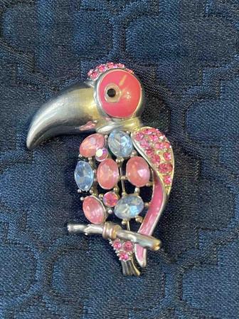 Брошь подарочная попугай