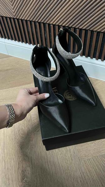 Продам туфли Versace