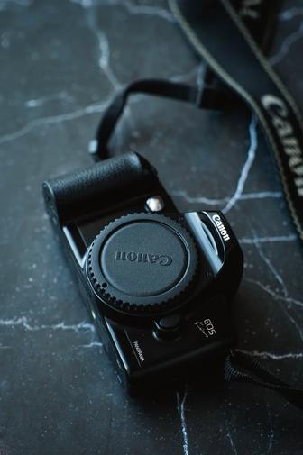 Плёночный фотоаппарат Canon