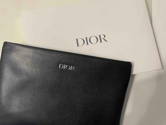 Dior косметичка (оригинал, подарок из бутика)