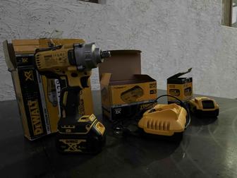 DeWALT DCF894N