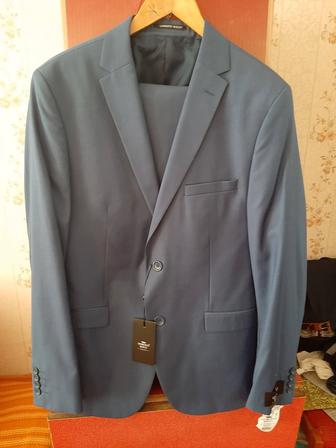 Новый мужской костюм