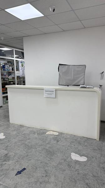 Продам стойку ресепшн