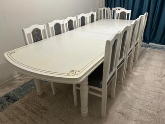 Продам большой обеденный стол с 14 стульями