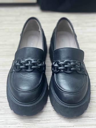 Лоферы женские кожаные