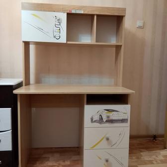 Продается компьютерный стол