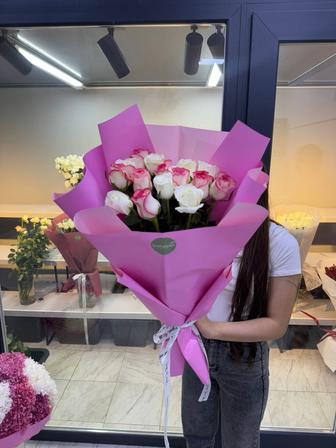 Продам свежий букет из 15 роз
