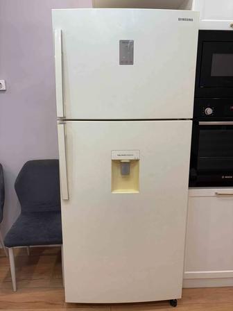 Продается холодильник