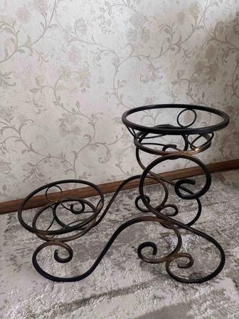 Продам подставку для цветов 2 шт