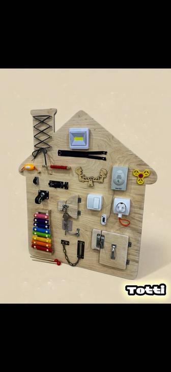 Развивающий бизиборд Totti для детей