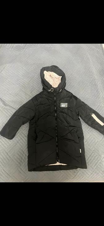 Продам куртку для девочек