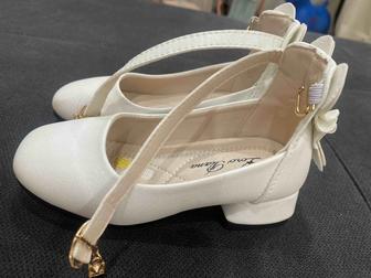 Продам детские туфли