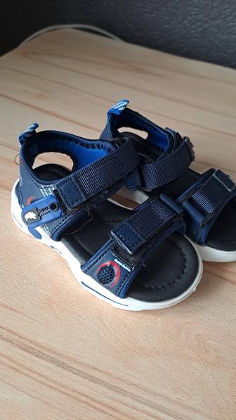 Сандалии детские 23 размер