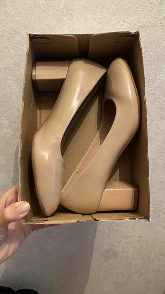 Продам женские туфли 37 размер